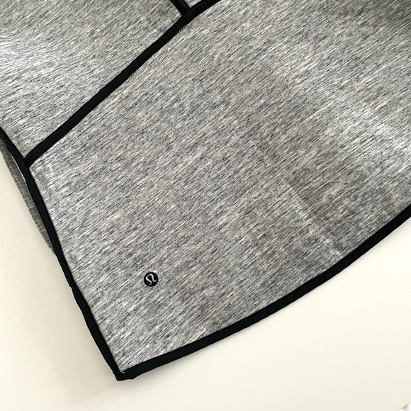 Lululemon Insculpt Reversible Vest With Hood - Picture 10 of 13